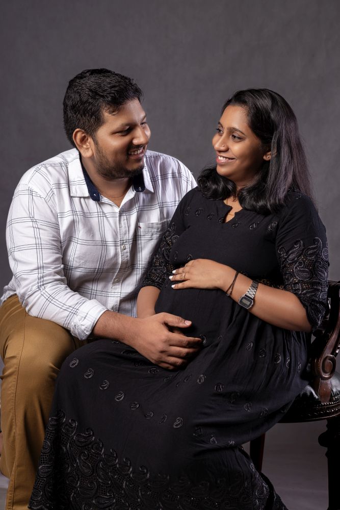 Maternity Couple pose ideas