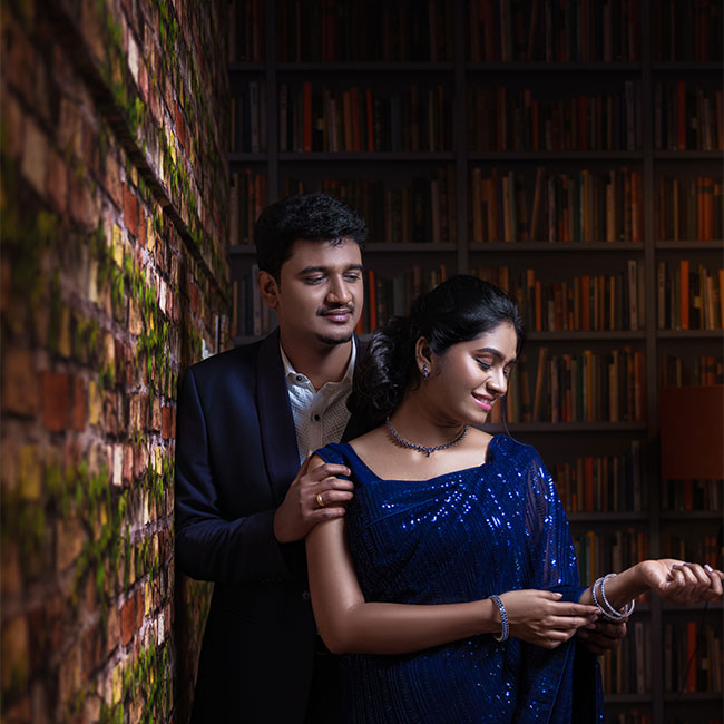30 Romantic & Fun Pre-Wedding Shoot Poses That Engaged Couple Needs To Try  | OneThreeOneFour