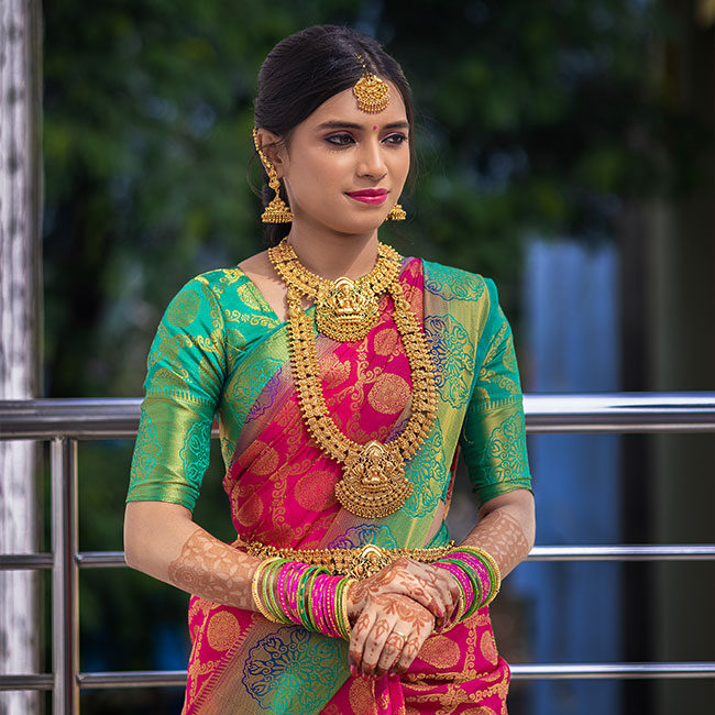 Engagement-Bride-Poses