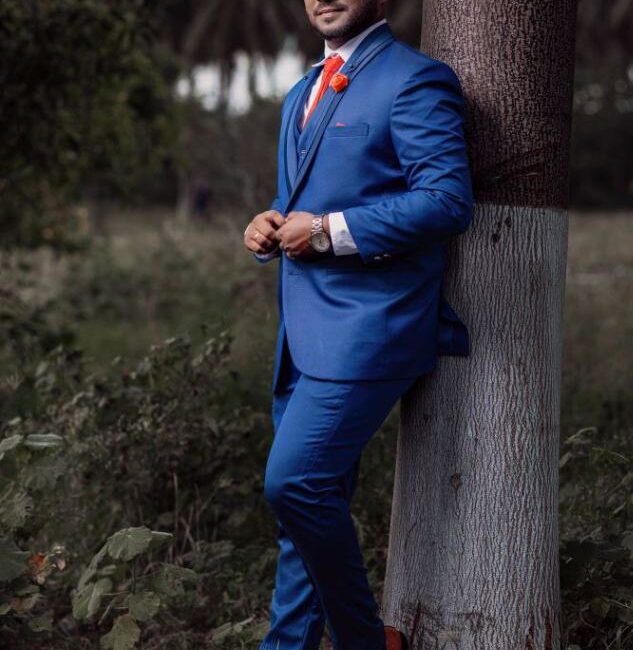 Reception Groom Pose Ideas