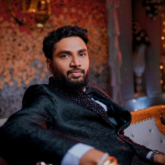 Groom Poses for Reception in Chennai