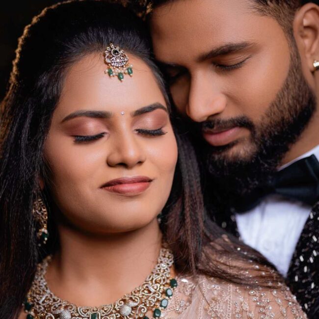 Intimate Poses for Reception in Chennai Intimate Poses for Reception in Chennai